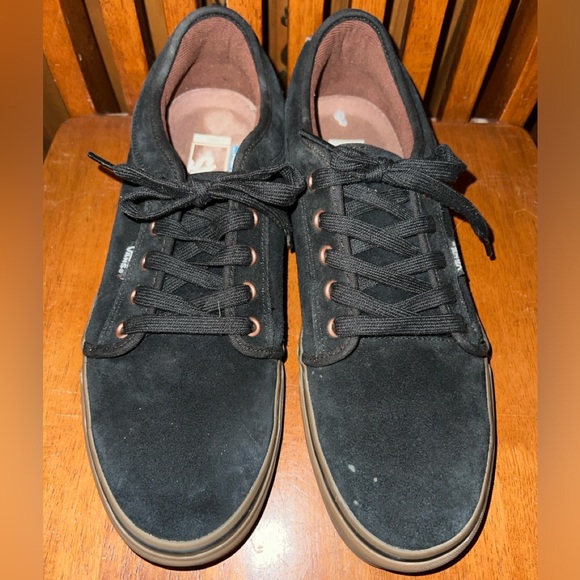 VANS - Picture 2 of 8